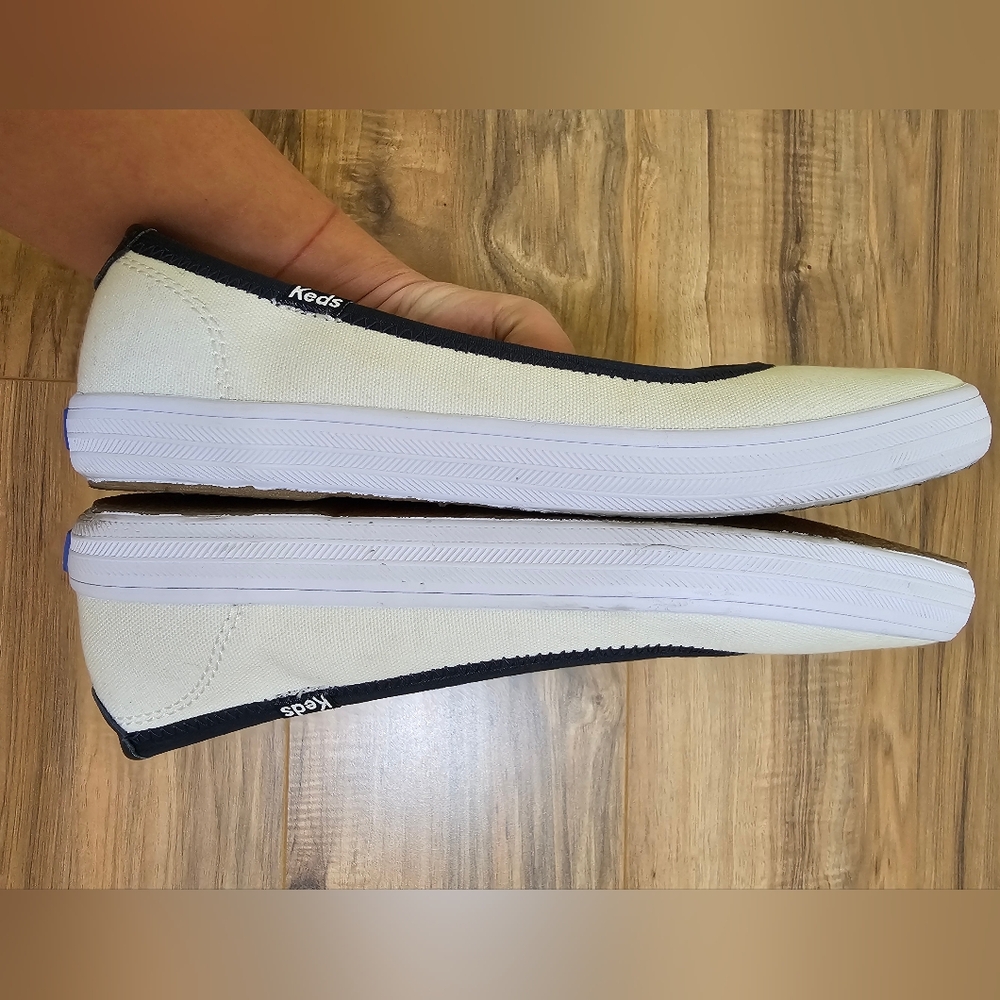 Keds flats, white/navy, size US 8 - Picture 10 of 13